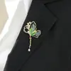 Broche Europeu e Americano Transfronteiriço com Gota d'água Cravejada de Diamantes, Borboleta com Franjas, Broche Anti-desfiamento para Jaqueta de Terno, Cardigã, Corsage de Luxo Leve