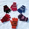 Luvas de tricô quentes de cinco dedos para estudantes para outono e inverno com padrões jacquard multicoloridos, versáteis e espessadas para uso ao ar livre