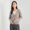 Cardigan de Tricô Vazado com Gola V e Manga Longa Outono 2026 Suéter Feminino Soltinho Top de Designer