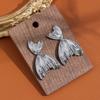Aretes de Aguja de Plata S925 Estilo Metal Francés Cola de Pez Diseño de Personalidad Moda Temperamento Alto Sentido Estilo Frío Oreja Trendy
