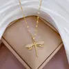 [Acero de titanio] Lujo ligero personalidad hueco libélula incrustada cadena de clavícula de la suerte para mujer accesorios de cadena de clavícula de celebridad de Internet