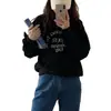 Sudadera gris de cuello redondo estilo americano para mujer, nueva colección de principios de otoño 2026, corte holgado, forrada de felpa, casual y elegante, rejuvenecedora, sin capucha, top de moda