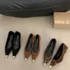 Zapatos Planos de Boca Baja Versátiles Estilo Británico Retro Colores Nuevos de Primavera y Otoño Punta Aguda Tacones de Aguja Elegantes para Damas con Falda Zapatos de Escote