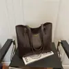 Bolsa Versátil da Moda de Alta Qualidade para Mulheres 2025 Nova Tendência Inverno Grande Capacidade Nicho Luxo Leve Bolsa Tote de Ombro para Mulheres