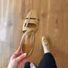 Primeiro Encontro Sandálias Romanas de Tira Cruzada Sazonal Francesa para Mulheres, Sandálias de Verão Respiráveis com Velcro Quadradas Emagrecedoras