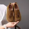 Novos Sapatos Casuais Femininos de Moda Outono/Inverno 2026, Sapatos Individuais de Moda Retro com Bico Redondo e Solado Macio com Franjas para Mulheres, Transfronteiriços