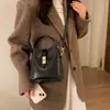 Bolsa Saco Transfronteiriça para Mulheres 2026 Inverno Nova Tendência Nicho Retrô Versátil Bolsa de Mão Bolsa Transversal Bolsa de Ombro Fashion