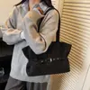 Bolsa Tote Elegante da Moda Tendência Grande Capacidade para o Dia a Dia Exquisite de Ombro Único Sob o Braço Bolsa de Mão Simples Versátil Outono e Inverno 2025