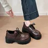 Nuevos zapatos de cuero con cordones para mujer, mocasines estilo británico, tacón grueso 2026, plataforma de moda, que aumentan la altura, zapatos escolares de otoño