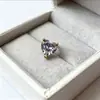 Aretes de Corazón de Cobre Chapado en Oro de 18K con Circonitas Súper Brillantes Accesorios para Orejas con Forma de Corazón Venta al por Mayor Componentes para Joyería DIY