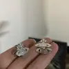 Pendientes YimStudio Saturno Brillantes de Diamante Completo de Moda de Nicho para Mujer, Exquisitos de Alta Gama Elegantes Accesorios de Oreja para Traje
