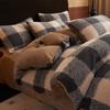 Conjunto de Quatro Peças de Cama de Veludo Leite Quente e Espesso de Inverno 2025 Novo Conjunto de Três Peças de Lençóis e Capa de Edredom de Veludo Coral