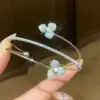 Pulsera Abierta Multicapa de Flor de Perla y Circonita Japonesa y Coreana Exquisita, Suave y de Moda Pulsera de Lujo Accesible Joyería de Mano de Gama Alta para Mujeres
