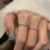 Anillo Dulce de Cruz para Mujer Estilo Caliente del Pequeño Libro Rojo Temperamento Personalizado Versátil Abierto Ajustable Anillo para Dedo Estilo INS Anillo para Dedo Índice Moderno