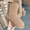 Stock de fábrica 5825 Botas de nieve de invierno simples hasta la pantorrilla para mujer Piel auténtica Forro grueso de algodón cálido Botas de pareja