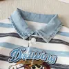 Sudadera de manga larga para niños, colección otoño 2026, para niños y niñas, diseño de dibujos animados estilo japonés, cuello de mezclilla, estilo casual a rayas, y un aspecto de dos piezas falso