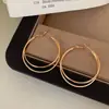 Brincos de argola grandes de camada dupla dourados para mulheres, simples e elegantes, estilo europeu e americano, exagerados, adequados para o uso diário, brincos versáteis para atacado
