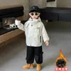 Casaco Infantil Outono/Inverno Estilo Hipster Cool Três em Um Destacável 2026 Nova Roupa Infantil Bebê Estilo de Rua Corta-vento