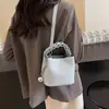 Bolsa de Mão Tecida de Luxo Modelo Saco 2025 Novo Estilo Coreano Couro Macio Padrão Lichia Grande Capacidade Ombro Transversal Tendência