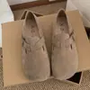 Sapatos Birkenstock femininos tudo incluído, novos sapatos baixos populares do outono de 2026, mocassins slip-on versáteis retrô com sola macia