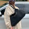 Bolso Tote de Moda Tendencia Gran Capacidad Otoño 2025 Nueva Moda Mochila de Temperamento Bolso Pequeño Casual Simple para Hombro