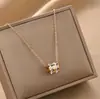 Collar Cruzado de Acero de Titanio para Mujer, Amor de Moda Transfronterizo, Diseño de Nicho de Lujo Ligero, Completamente de Acero de Titanio, Cadena para Clavícula con Temperamento que No se Desvanece