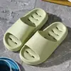 Pantuflas de baño de EVA, sandalias de ducha, huecas, drenaje de agua, suela gruesa, antideslizantes, para playa, interior, hogar, baño de mujer, para hombre