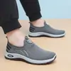 Zapatos de Tela Old Beijing Nuevos para Hombres de Mediana Edad y Mayores Zapatos Casuales Deportivos sin Cordones Ligeros Antideslizantes Resistentes al Desgaste Zapatos de Papá