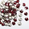 Joyería de uñas de diamante con punta puntiaguda intermitente de color rojo oscuro popular de TikTok, joyería de diamantes de uñas festivas de estilo chino con forma de corazón torcido y cuadrado grueso.