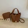Bolsa Feminina Versátil de Alta Qualidade 2026 Nova Moda Bolsa Tote Pequena para Escritório Bolsa Saco Simples Bolsa de Mão Bolsa Cesta