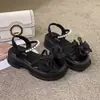 Novo produto exclusivo: sandálias femininas de verão para exterior, novo estilo fada 2026, adequadas para combinar com saias, sandálias de praia com sola grossa
