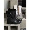 Otoño/Invierno 2026 Nuevas Botas de Jinete de Cuero de Caballo con Suela Gruesa y Tacón Grueso Estilo Retro sin Cordones Botas Martin Versátiles de Media Pantorrilla para Mujer