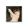Broche de gato de desenho animado bocejando preguiçosamente, acessório de distintivo de metal emoji de coração rosa de cura