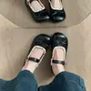 Impresionantes zapatos planos bajos rojos de estilo vintage francés para mujer, nuevo modelo verano 2026, adecuados para combinar con faldas, zapatos Mary Jane