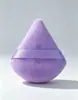 Esponja de pó triangular ultra macia com flocos, não absorvente para pó solto, esponja de fixação de maquiagem preta dupla face, ferramenta de beleza do tamanho do polegar