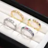 Anillo de gota de agua de lujo ligero transfronterizo con pavé de diamante y circonita cúbica micro-engastada estilo Ins versátil para el día a día anillo para el dedo índice