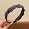 Diadema Vintage de Corona Alta para Mujer con un Estilo Sofisticado y Retro, Adecuada para el Uso Diario, Hace que el Rostro Parezca Más Pequeño