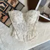 Top ajustado de encaje floral fresco estilo francés con retazos