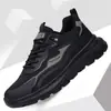 2026 Nuevo Estilo Zapatos para Hombre Tallas Grandes Superficie de Cuero Impermeables Zapatos Deportivos Suela Gruesa Cómodos Zapatos para Correr de Moda Versátiles Zapatos Casuales