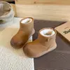 Botas de Nieve Estilo Coreano para Niños 2025 Invierno Nuevos Zapatos de Algodón para Niños y Niñas Forradas de Felpa Engrosadas Cálidas Botas Cortas Papa Pequeña