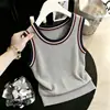 Camiseta sin mangas de tirantes con bloques de color y cuello en U, estilo nuevo de verano 2026 para mujeres petite