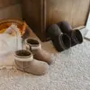 Botas Infantis 2026 Novas Botas de Cano Curto Outono/Inverno Infantil Botas Estilosas Birkenstock Botas de Couro para Meninas Princesa Plus Veludo Algodão Secundário