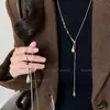 Heroína de Drama Coreano~Collar de Gota de Agua Dorada Color Café para Mujer 2025 Nuevo Cadena de Suéter Deslizante Otoño e Invierno Accesorio Único