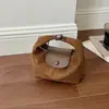 Bolso de mano retro chic y moderno con estampado de leopardo para mujer, versátil y texturizado, adecuado para principios de otoño, para ir al trabajo, se puede llevar al hombro o cruzado.