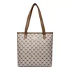 Bolso Tote de Lujo Ligero para Mujer 2025 Nuevo Otoño Gran Capacidad Bolso para Madre de Mediana Edad Bolso de Hombro Estampado para Viajes y Compras