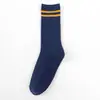 Otoño e invierno Nuevos calcetines de algodón para mujer con dos rayas estilo universitario japonés calcetines de doble aguja fabricantes al por mayor