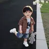 Conjunto de Verão para Meninos 26 Novo Estilo Camisa de Flanela com Padrão H Manga Curta Conjunto Casual de Roupa para Bebê Conjunto de Três Peças Direto do Fabricante 1