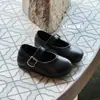 Primavera de 2026 Novos Sapatos de Couro Infantis Versáteis Retrô Sapatos de Bebê Moda Sapatos Rasos Trançados para Meninas Sapatos de Princesa
