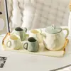 Juego de Jarra de Agua de Cerámica de Lujo Ligero para el Hogar con Bandeja, Gran Capacidad, Adecuado para Mudarse a una Casa Nueva, Vasos para Beber Agua y para Recibir Invitados en la Sala de Estar