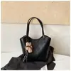 Comercio Exterior Lujo Ligero Retro Bolso Grande Nuevo Moda Mujer Estilo Coreano Nicho Bolso Tote Casual Viaje Diario Bolso de Hombro Único Debajo del Brazo